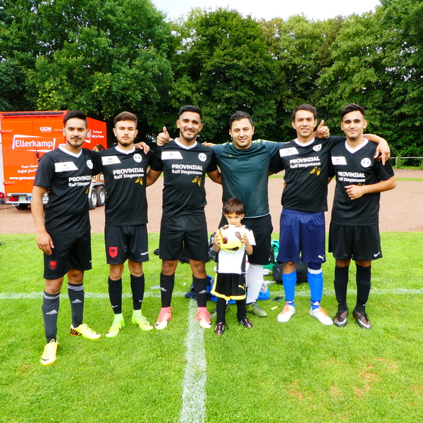 Fußballturnier 2018: "Fresh Clean" holt den Pokal