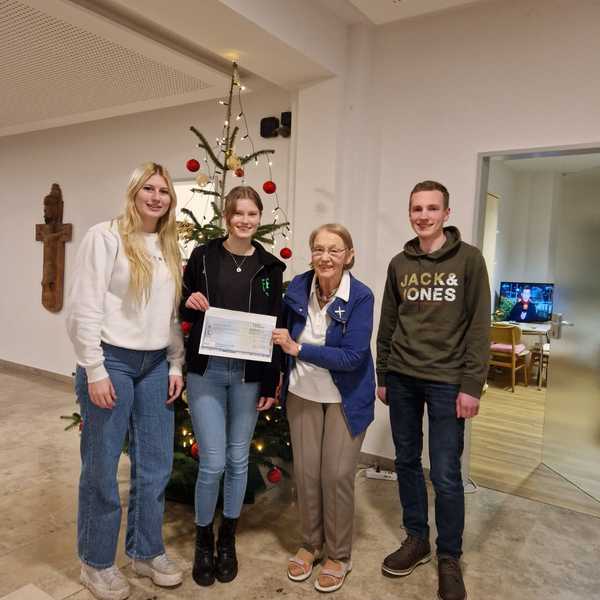 Spendenübergabe 2023 ans Haus Hannah und die Missionsschwester 